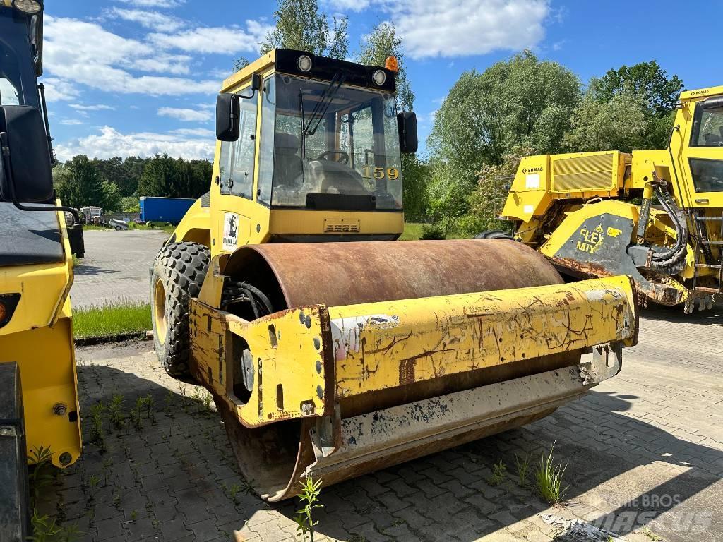 Bomag BW 211 D-4 Valsetog