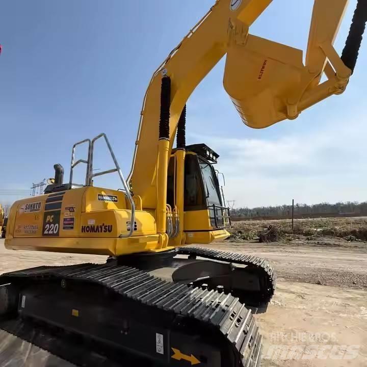 Komatsu PC220-8 Beltegraver