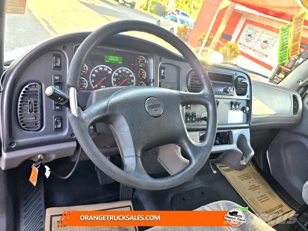 Freightliner M2 106 Skapbiler Frys/kjøl/varme