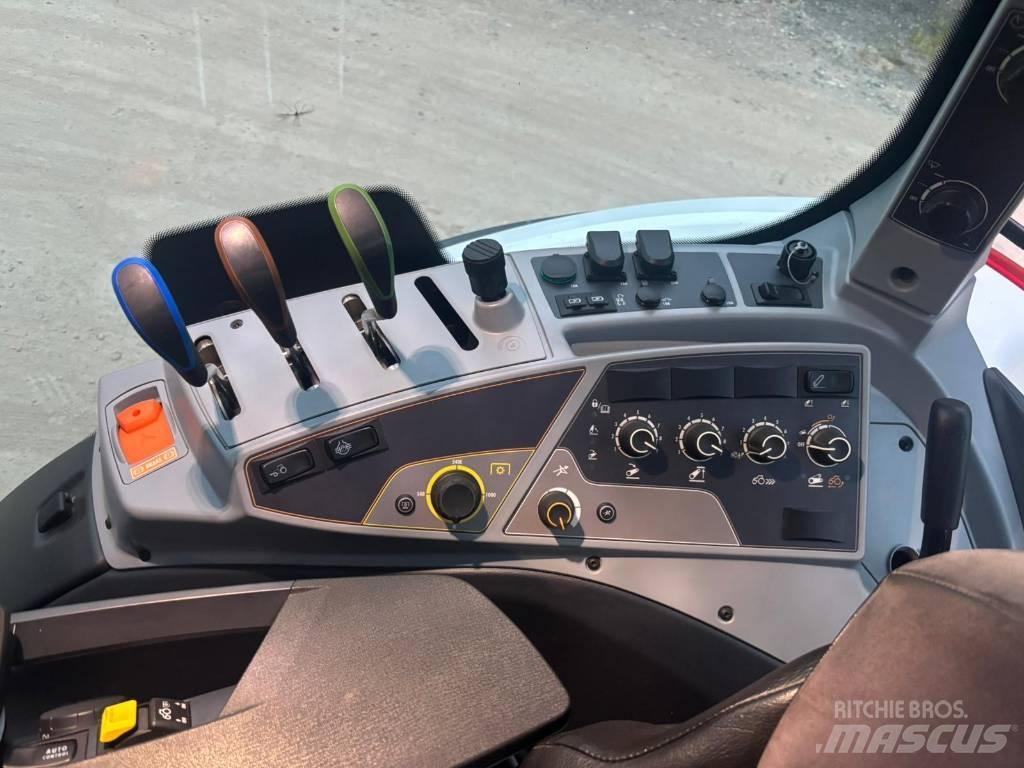 Valtra T 145 Traktor med skogsutstyr