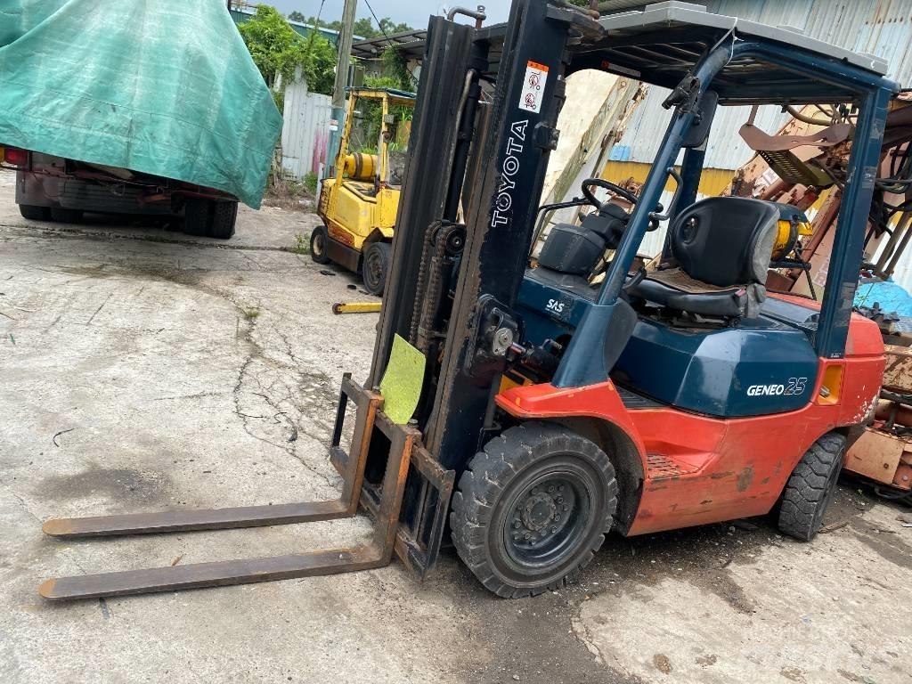 Toyota 42-7 FG 25 Propan trucker