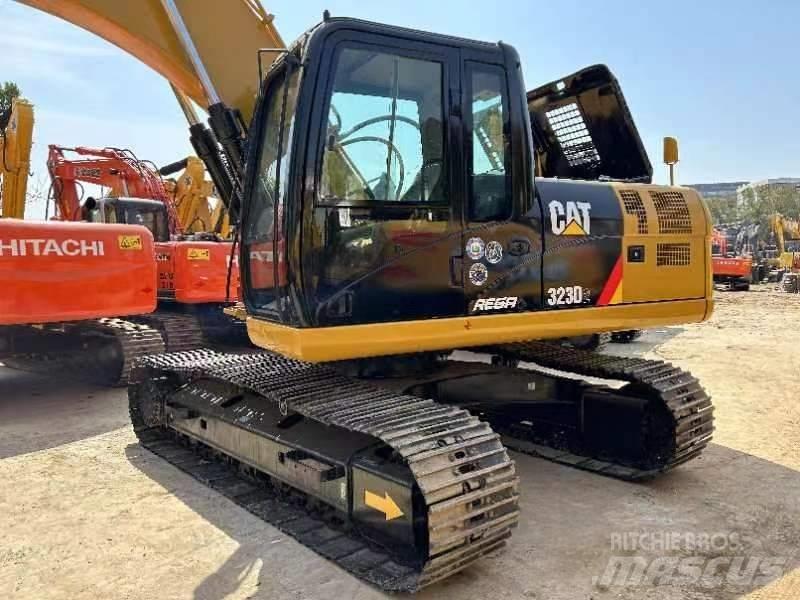 CAT 323 D Beltegraver
