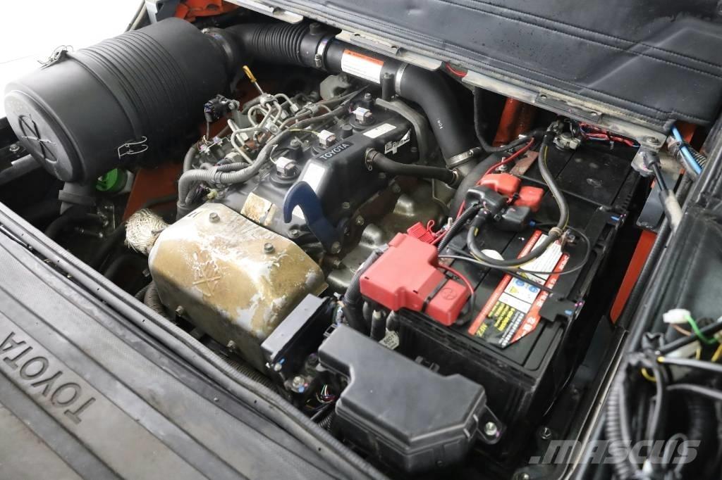 Toyota 40-8-FD-50-N Diesel Trucker
