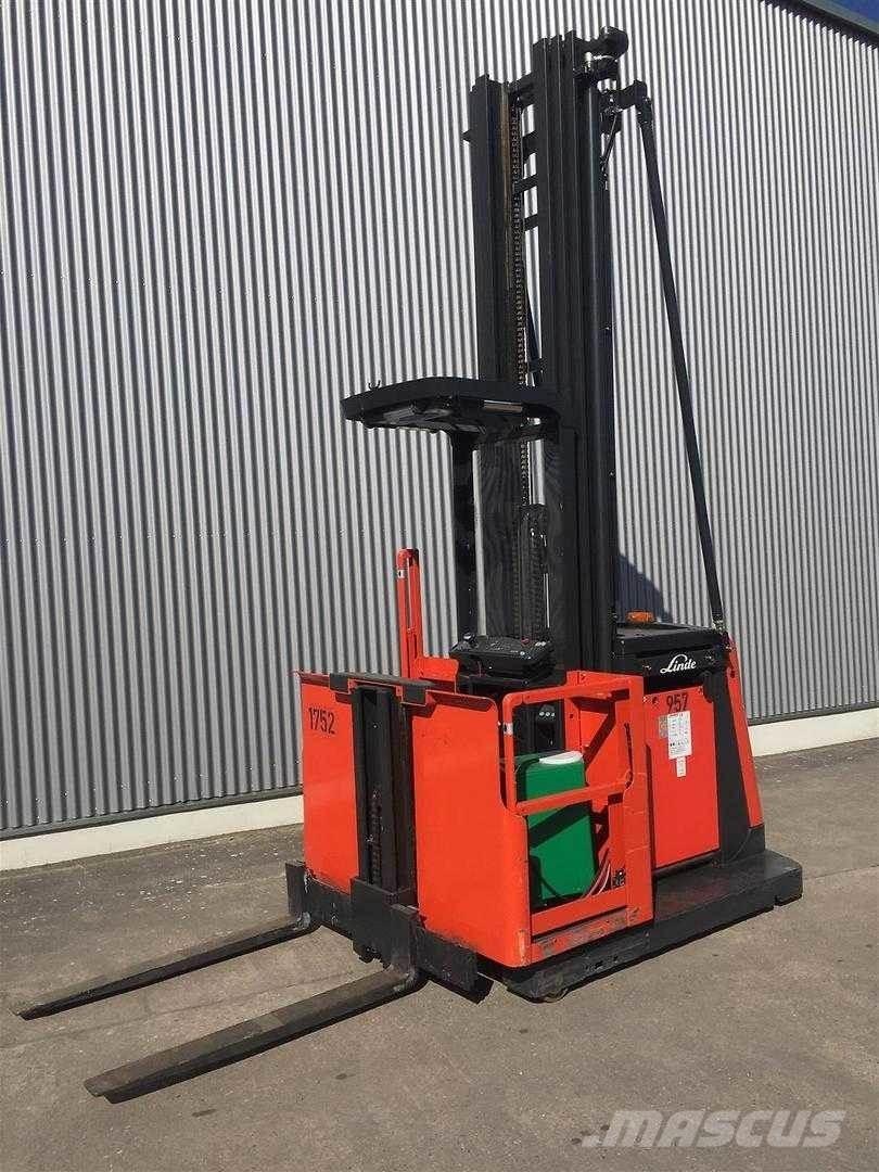 Linde V12 Høytløftende plukketruck