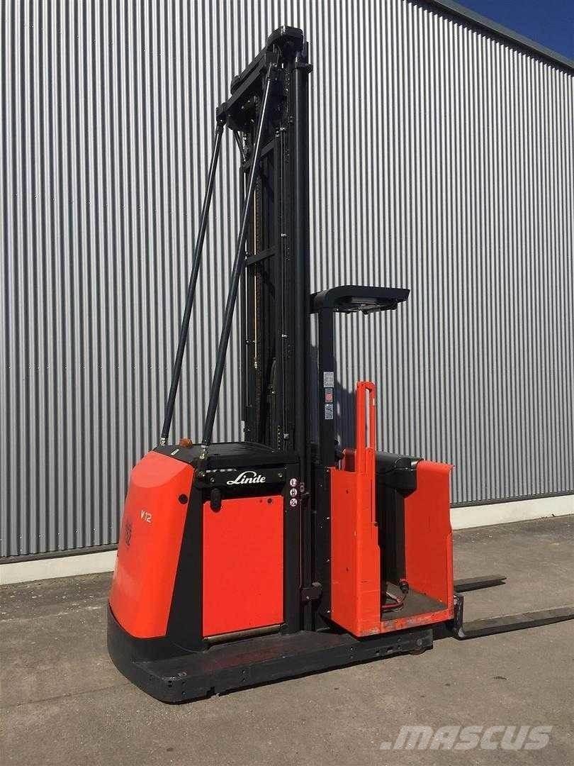 Linde V12 Høytløftende plukketruck