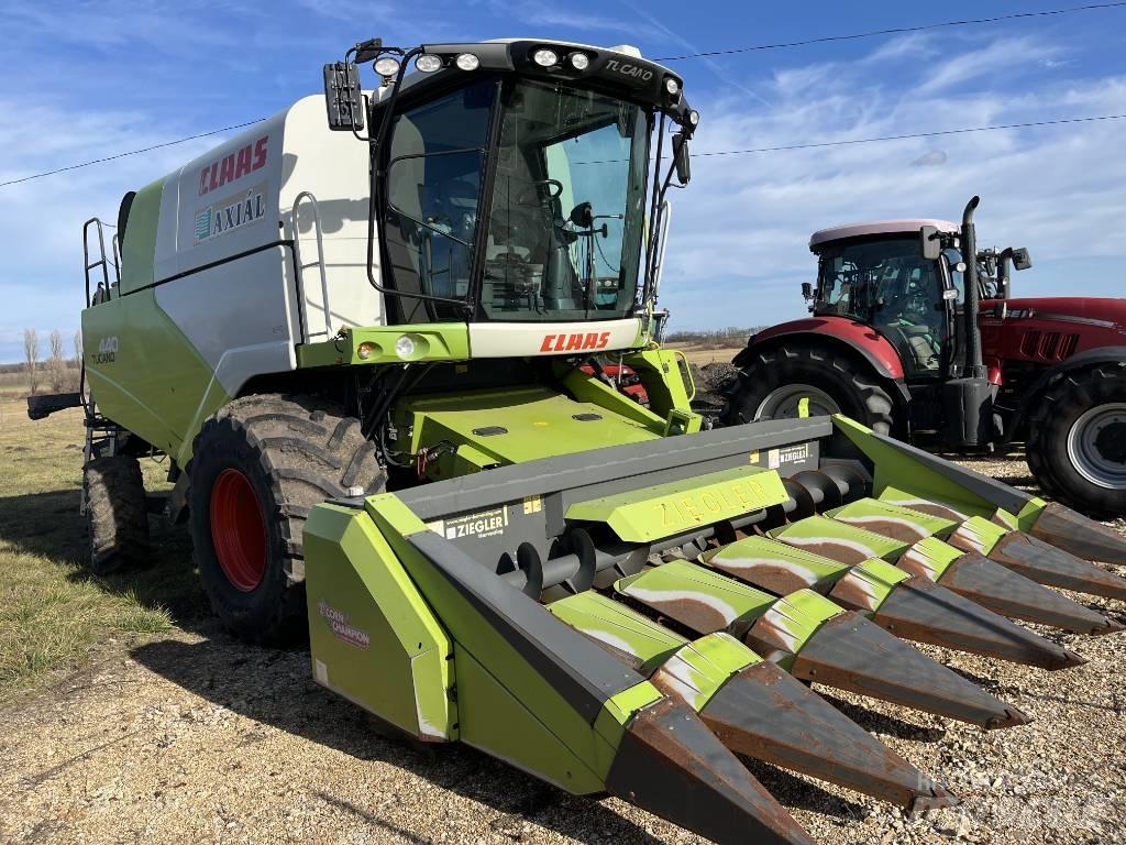 CLAAS Tucano 440 Skurtreskere