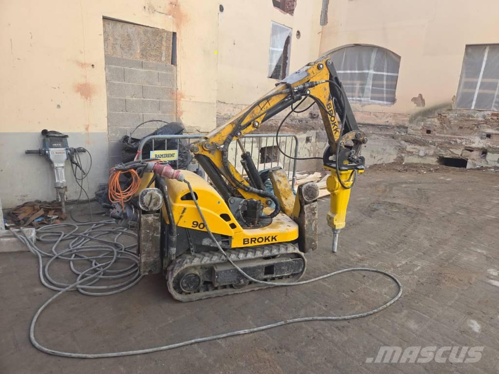 Brokk 90 Gravemaskiner for riving
