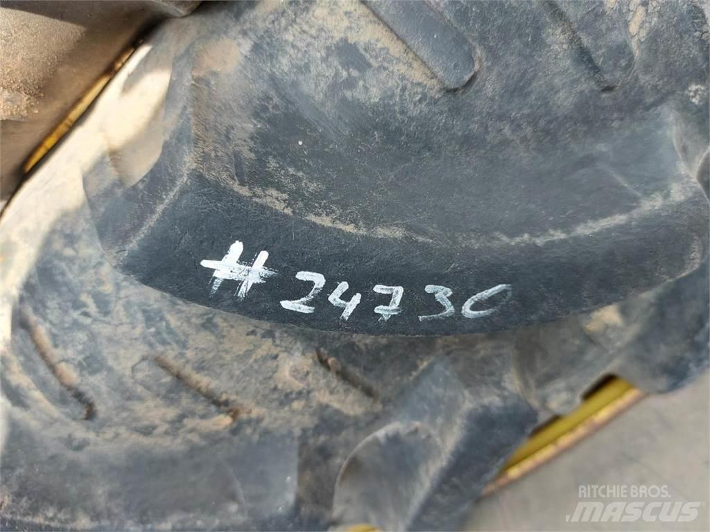 Kleber 270/95R32 Dekk, hjul og felger