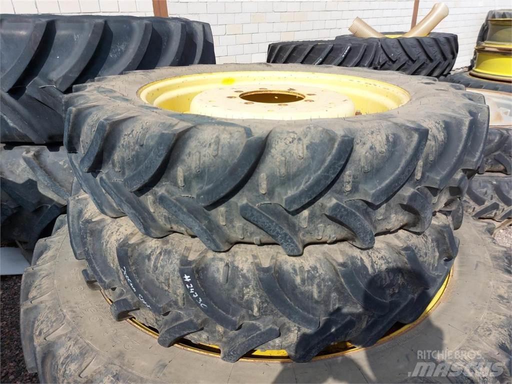 Kleber 270/95R32 Dekk, hjul og felger
