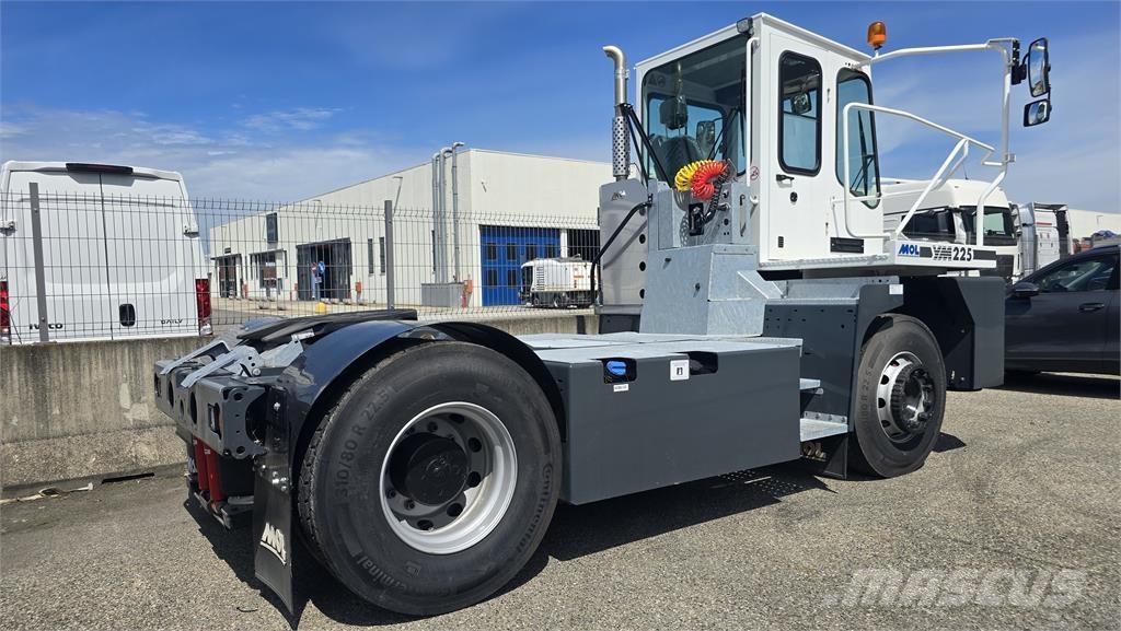 MOL YM225 Terminaltraktor