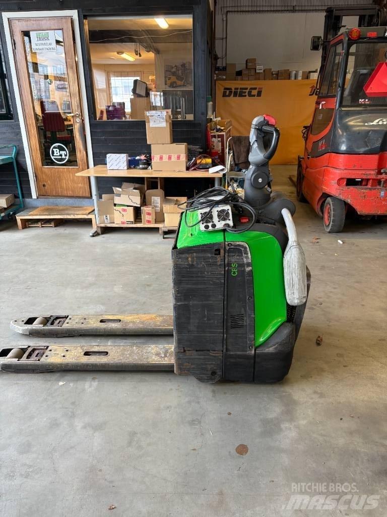 Cesab P 320 Lavtløftende truck med platform
