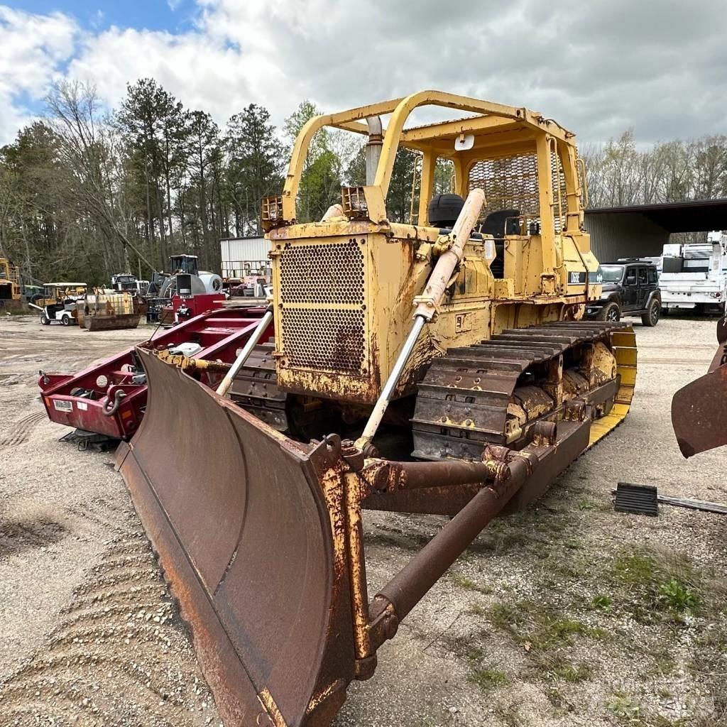 Komatsu D 68 E-1 Dozere Beltegående