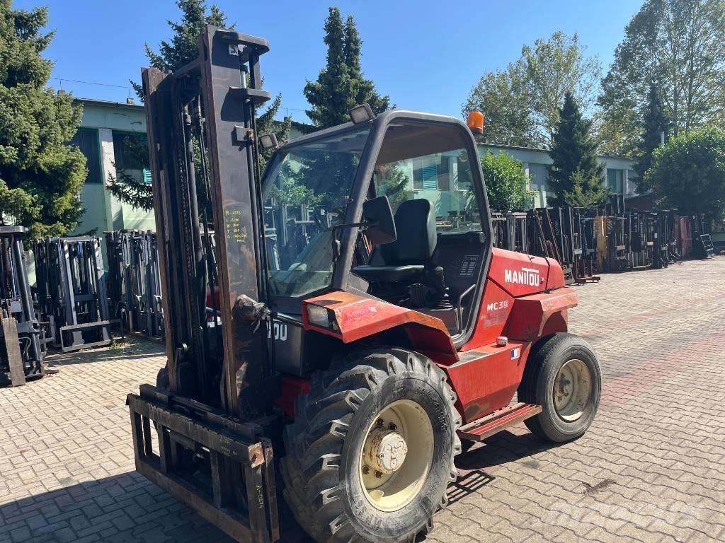 Manitou MC 30 V-4173 Terrenggående gaffeltruck