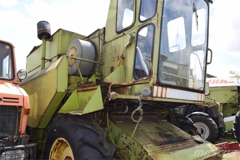 CLAAS Dominator 80 Skurtreskere