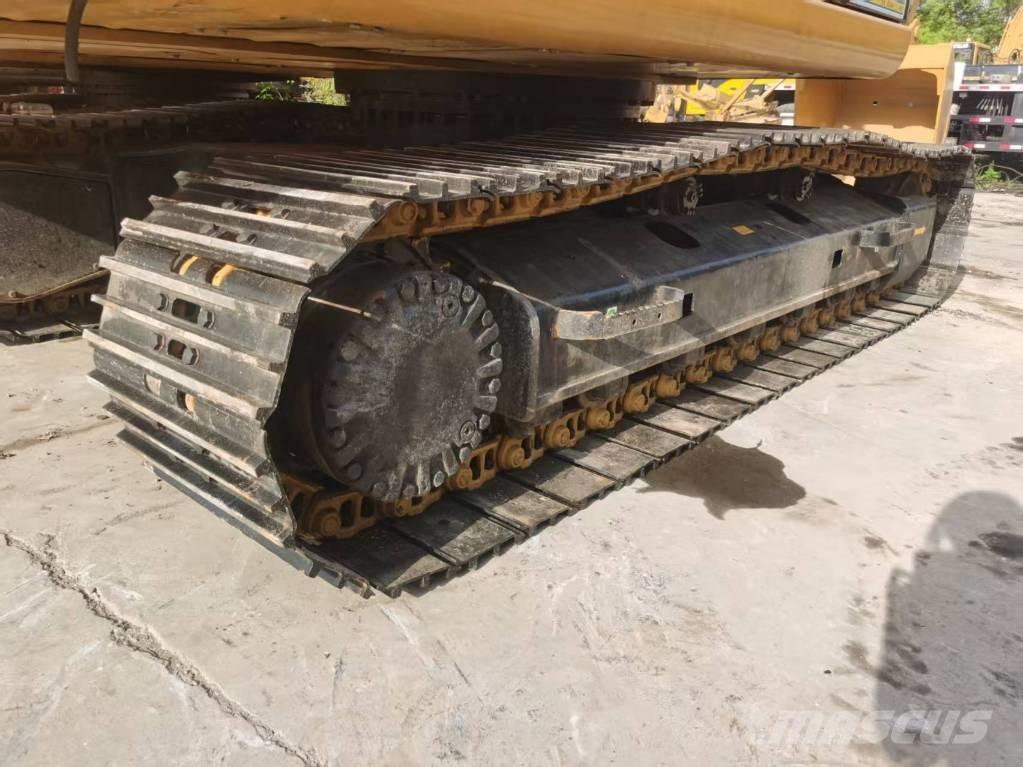 CAT 320d2 Beltegraver