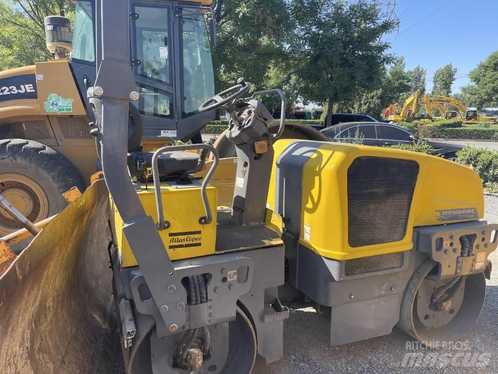 Dynapac CC 1250 Tandem Valser