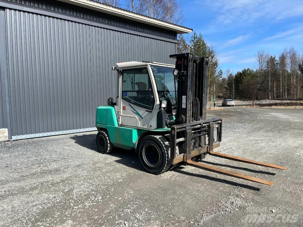 Mitsubishi FD45K2 Diesel Trucker