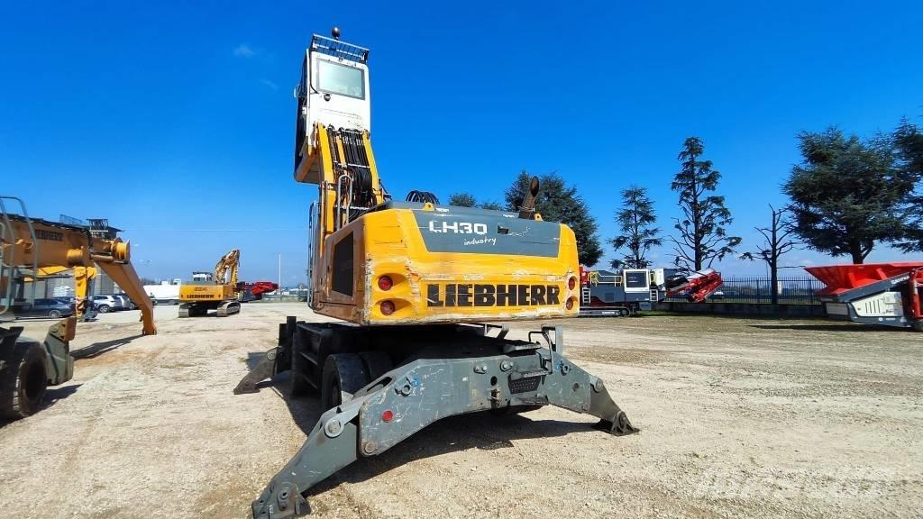 Liebherr LH 30 M Gravemaskiner for avfallshåndtering