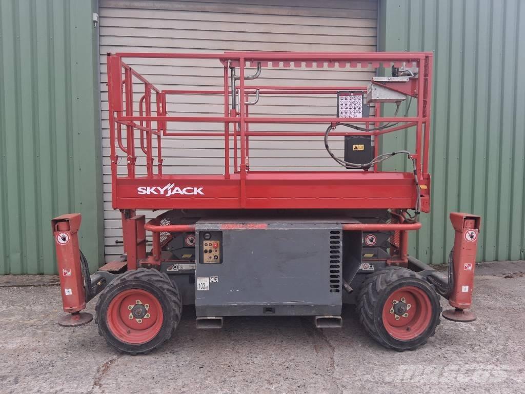 SkyJack SJ 6826 RT Sakselifter