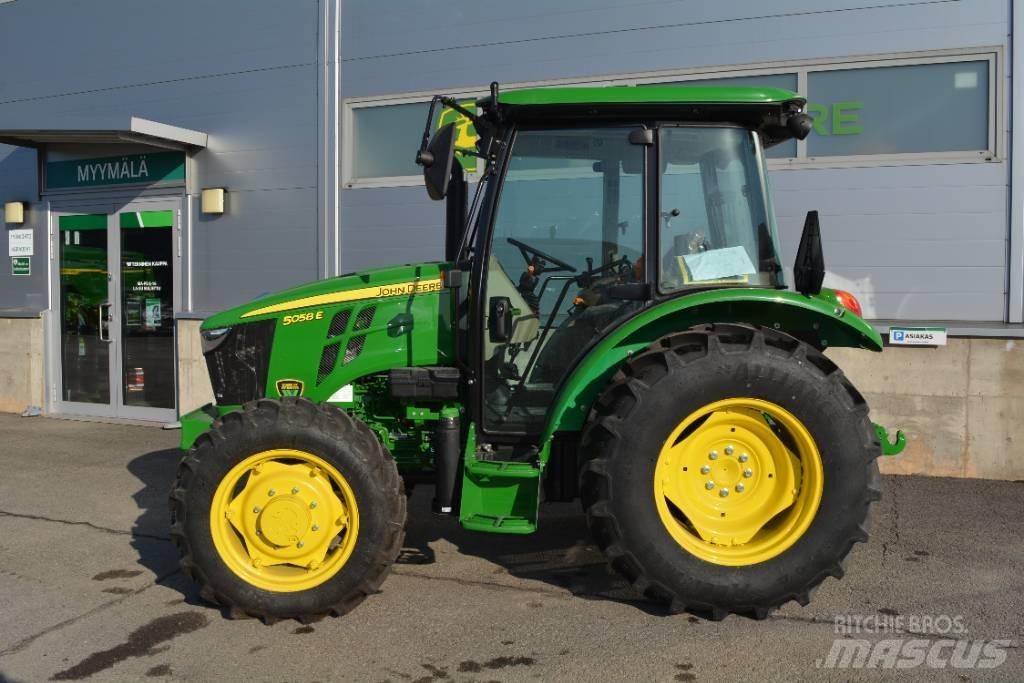 John Deere 5058E Traktorer