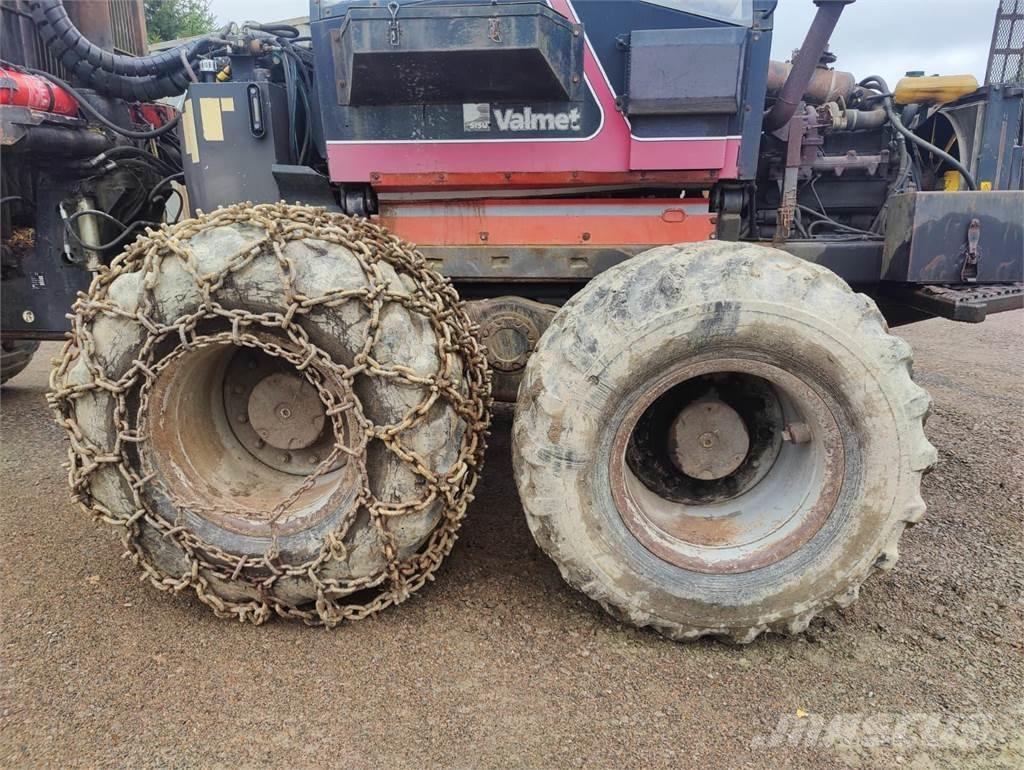 Valmet 840 Lassbærere