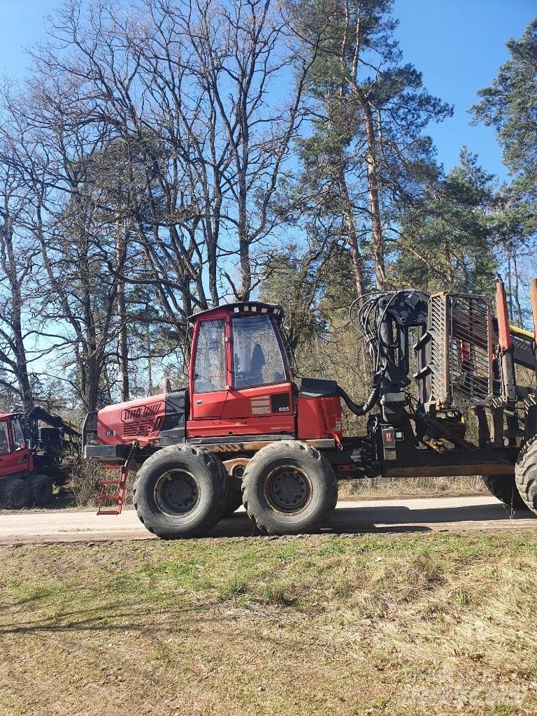 Komatsu 895 Lassbærere