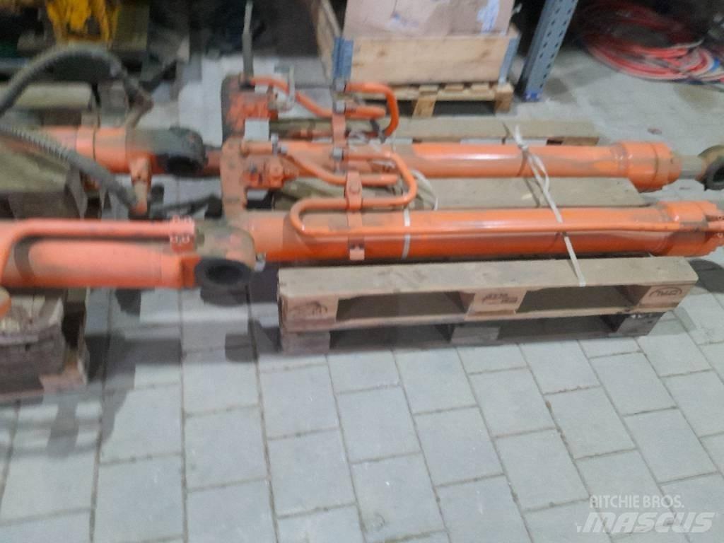 Hitachi ZX 210 Beltegraver