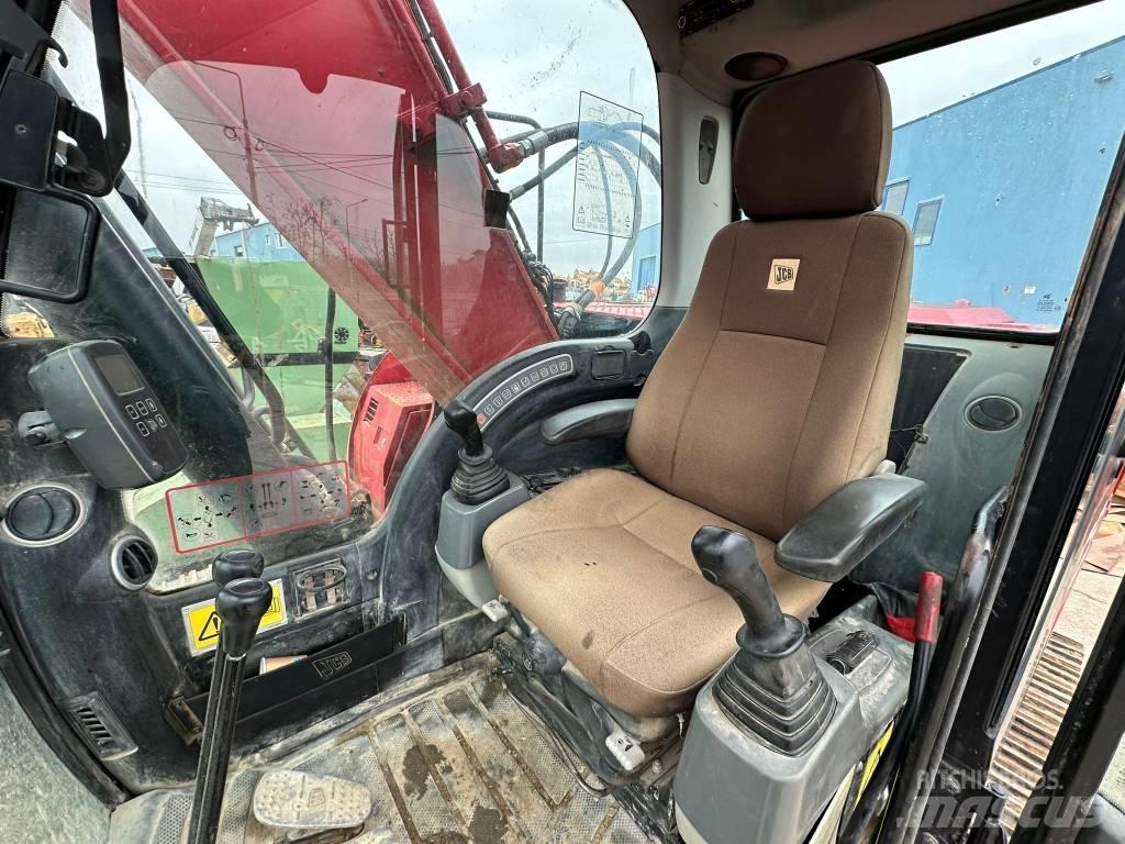 JCB JS 240 N LC Beltegraver