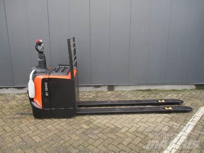 Toyota LPE 250 Lavtløftende truck med platform