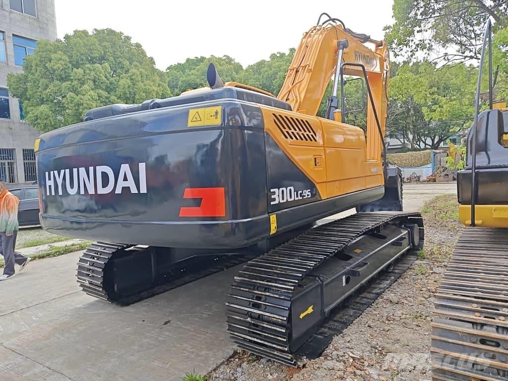 Hyundai R300LC-9S Beltegraver