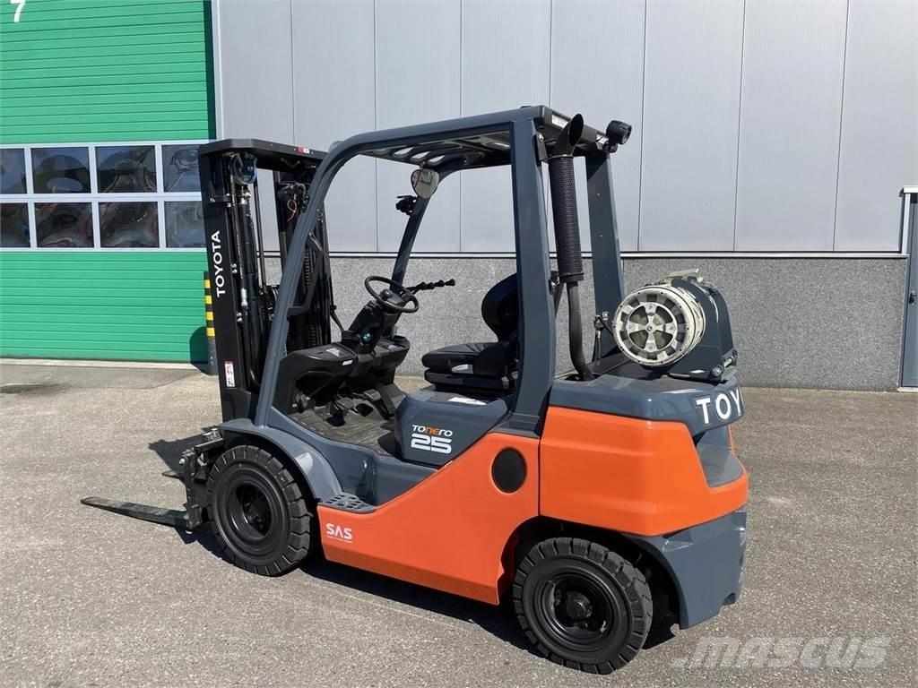 Toyota 02-8FGF25 Propan trucker