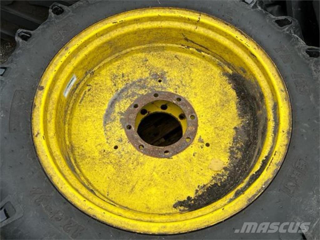 BKT 12.4-32 Dekk, hjul og felger