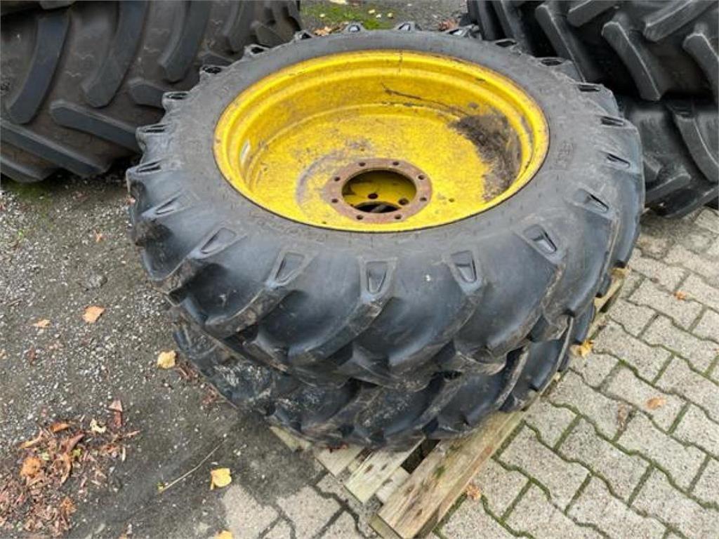 BKT 12.4-32 Dekk, hjul og felger