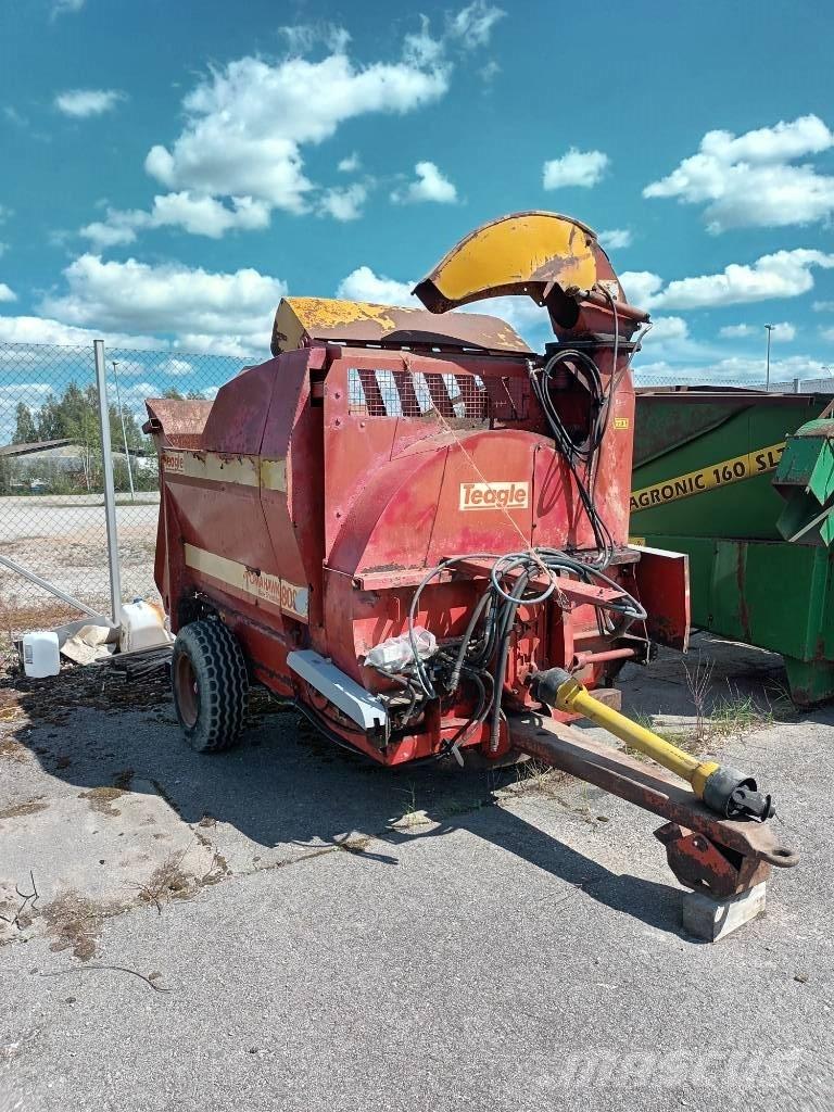 Tomahawk 808 Rundballerivere, -kuttere og -utpakkere