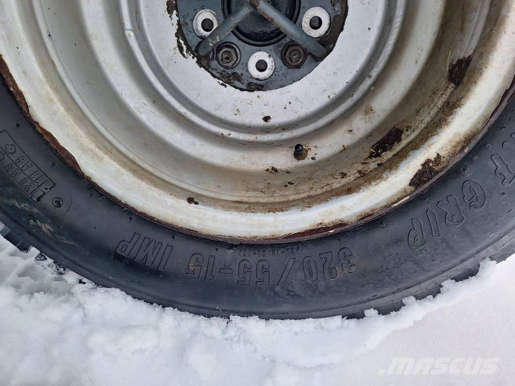 Avant 745 Kompaktlaster