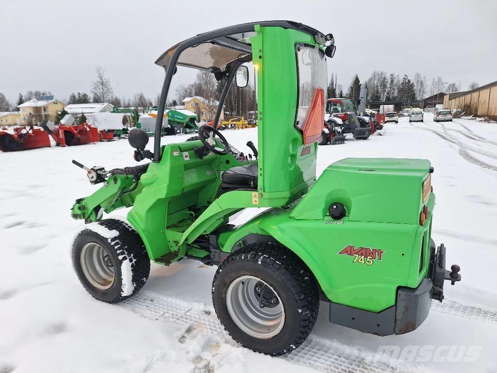 Avant 745 Kompaktlaster