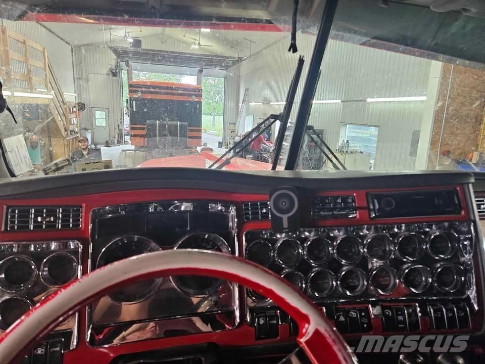 Kenworth W 900 L Trekkvogner