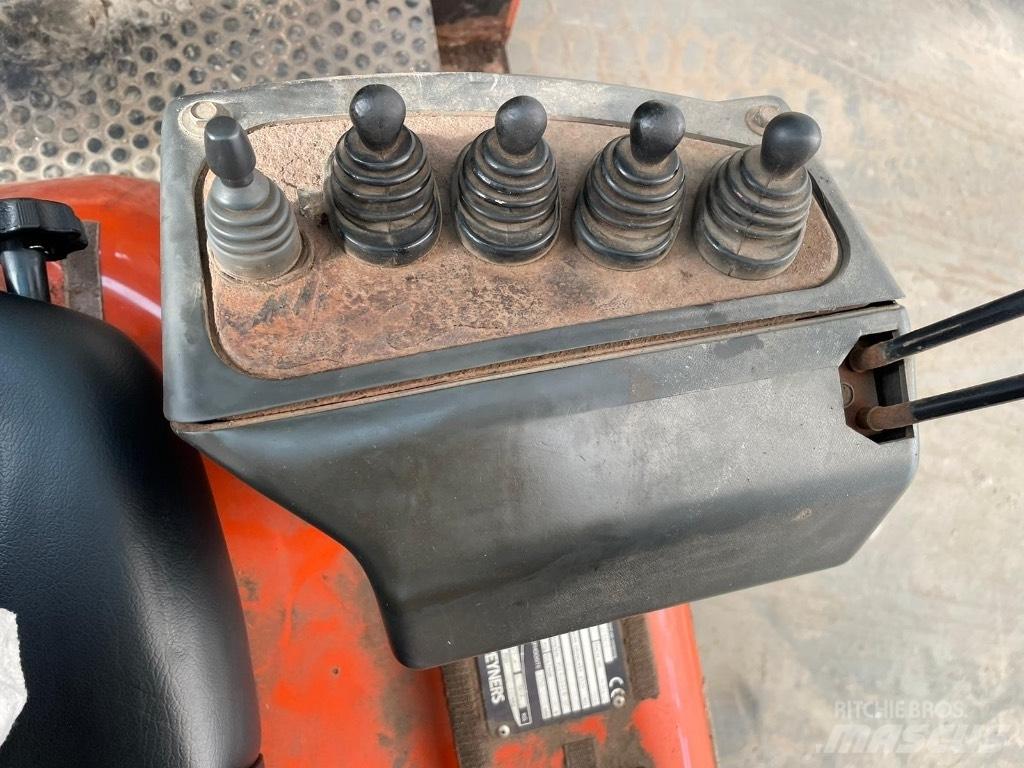 Nissan 25 Diesel Trucker
