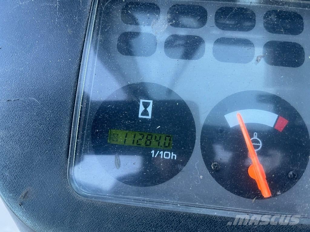 Nissan FGD02A300 Diesel Trucker