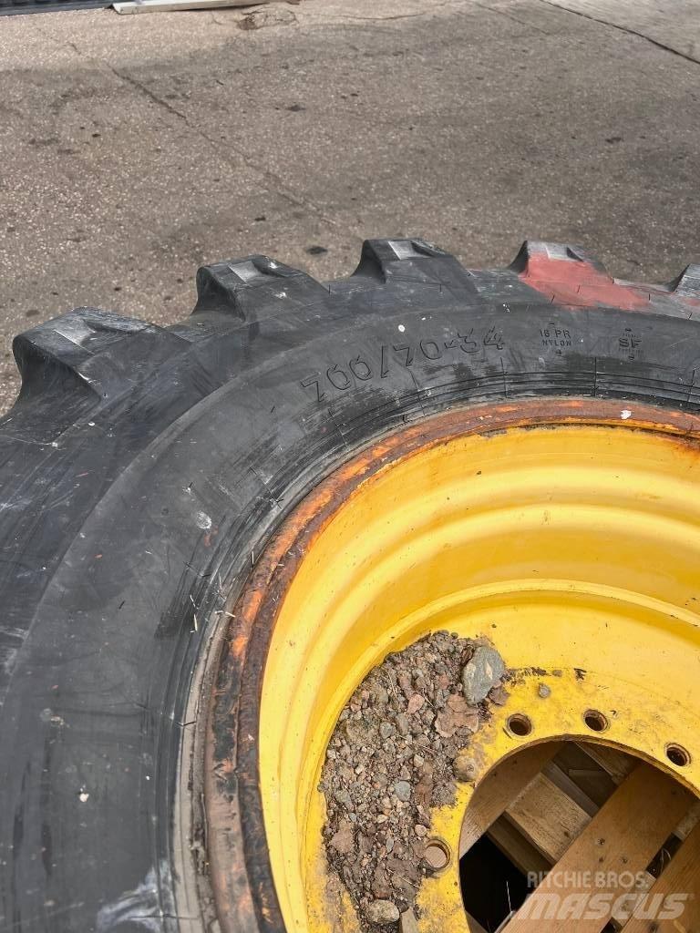 Nokian 700/70-34 Dekk, hjul og felger
