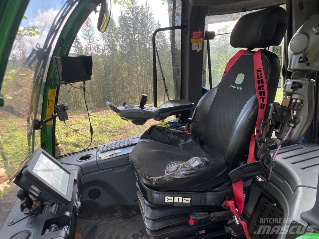 John Deere 1270G 8WD Hogstmaskiner