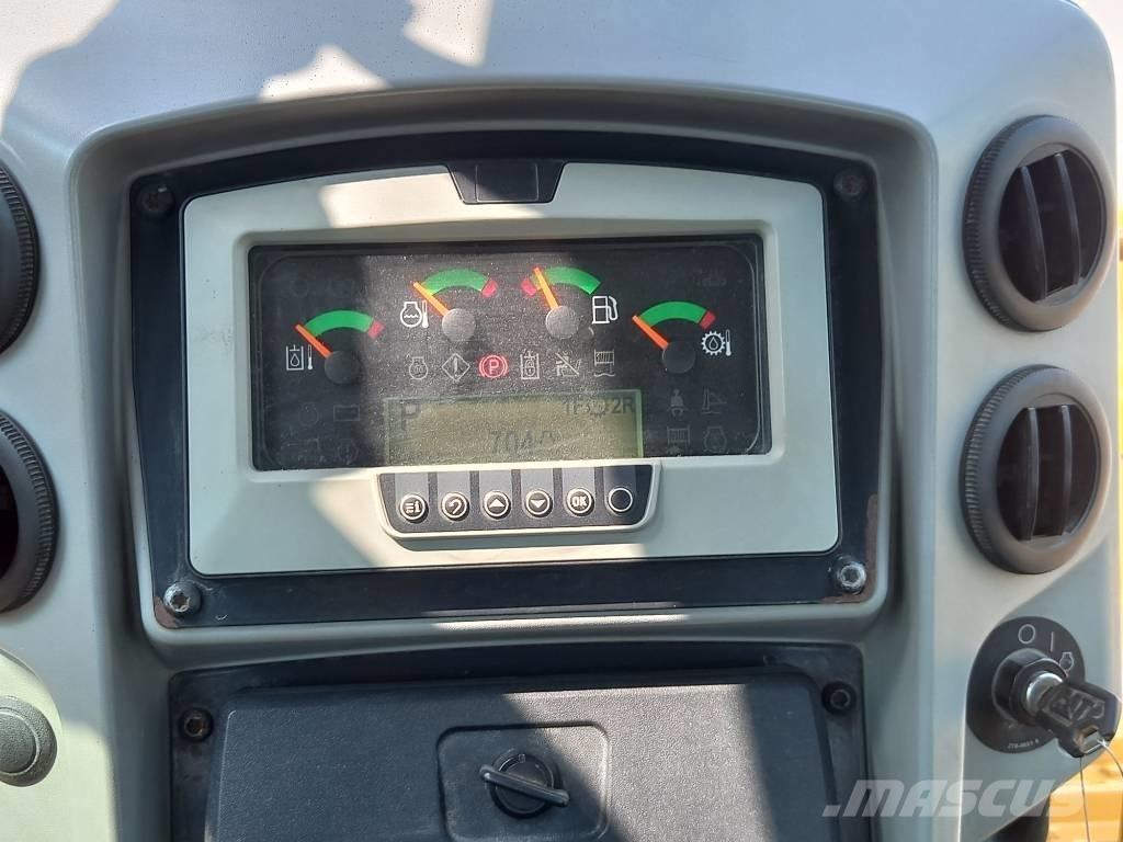 CAT D8T (Abu Dhabi) Dozere Beltegående