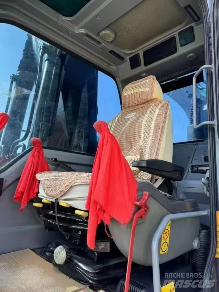 Volvo EC 240 Beltegraver