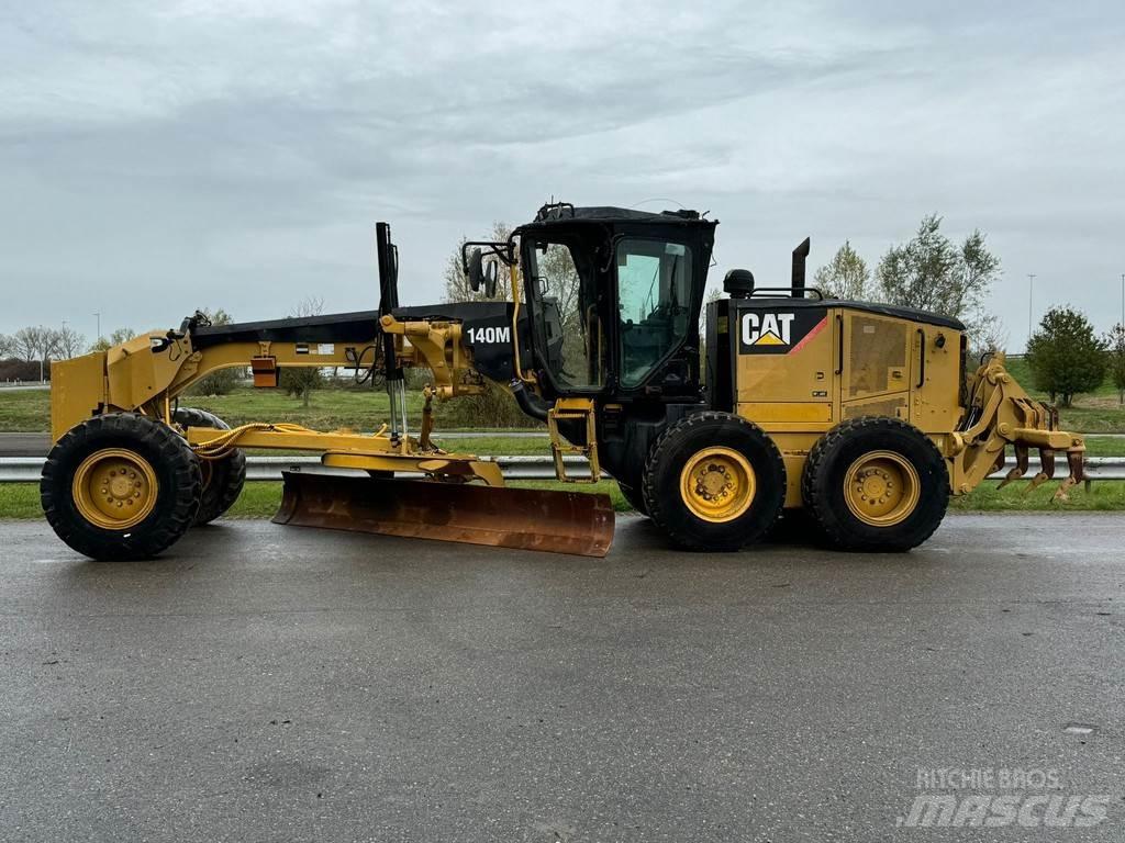 CAT 140M Veihøvler