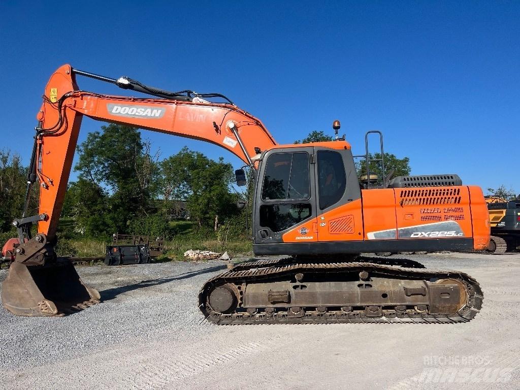 Doosan DX 225 LC-5 Beltegraver