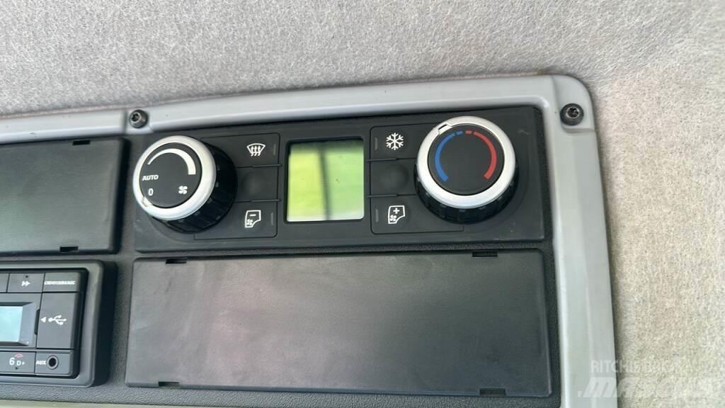 Valtra Q305 Traktorer