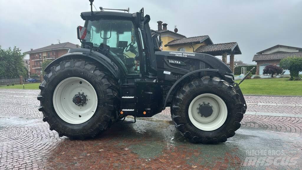 Valtra Q305 Traktorer