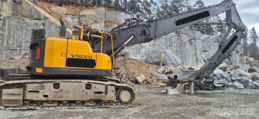 Volvo 305C Gravemaskiner for riving
