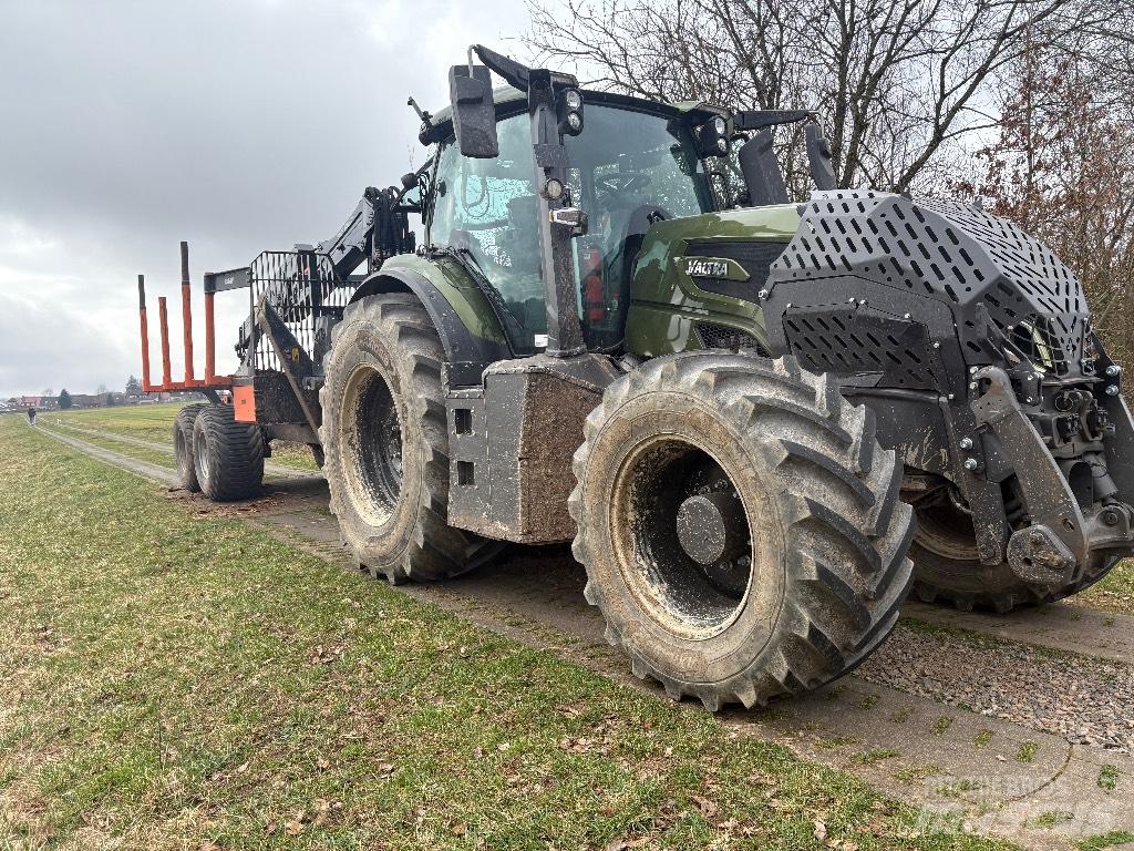 Valtra Q 305 Traktorer