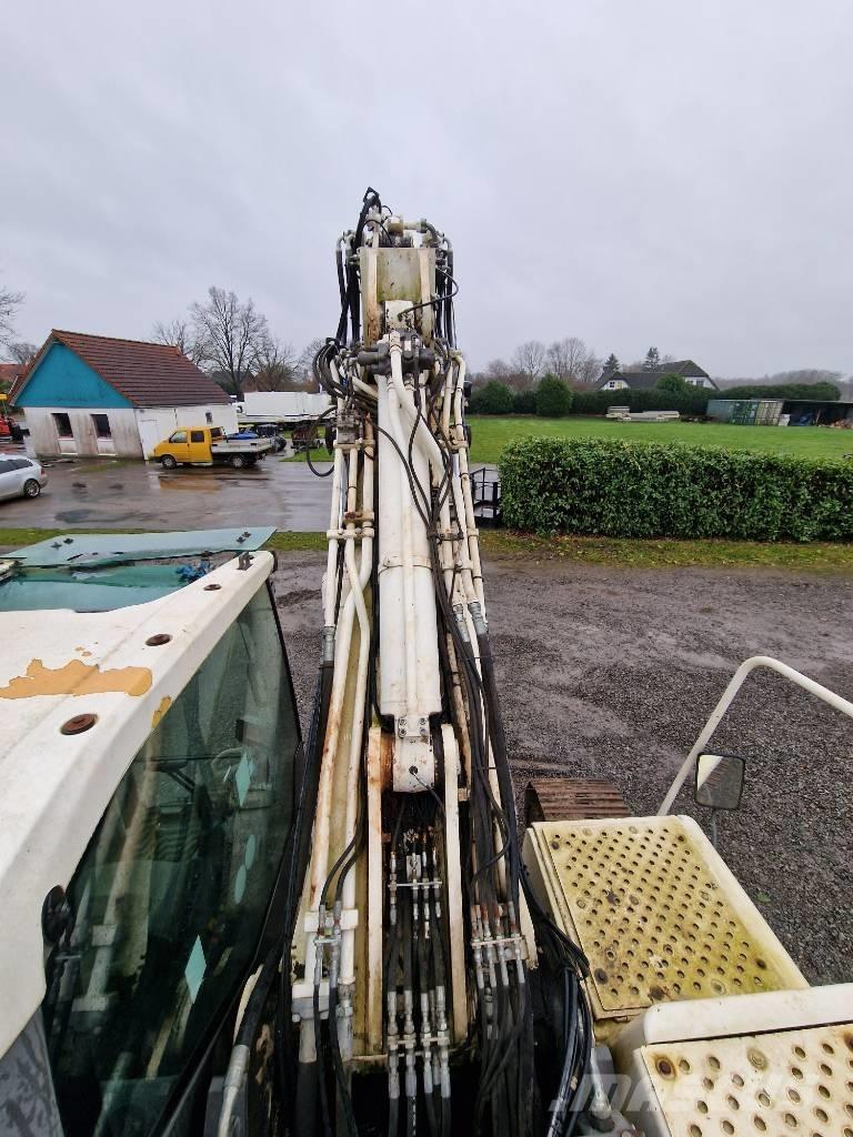 Volvo EC 250 D N L Beltegraver